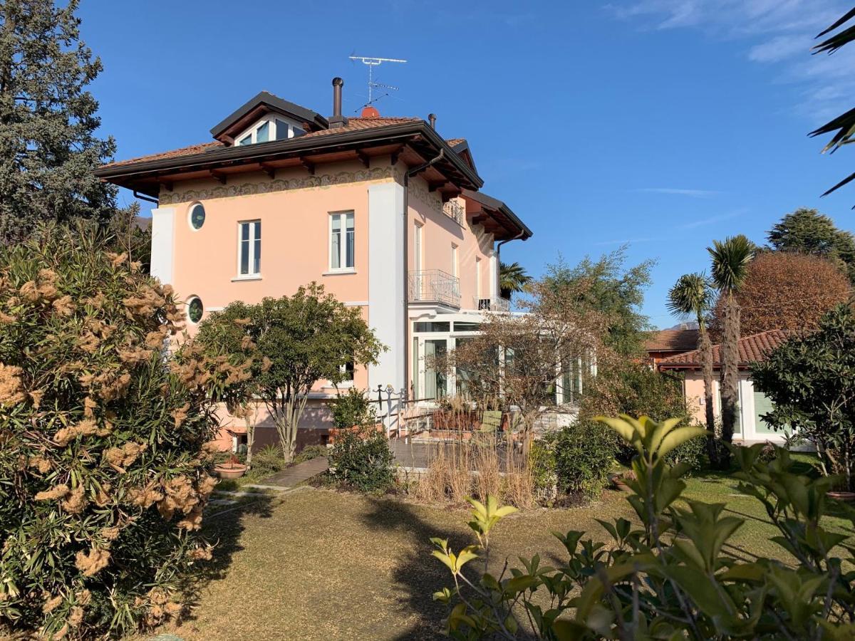 Casabella-Lago Maggiore Lesa Zewnętrze zdjęcie