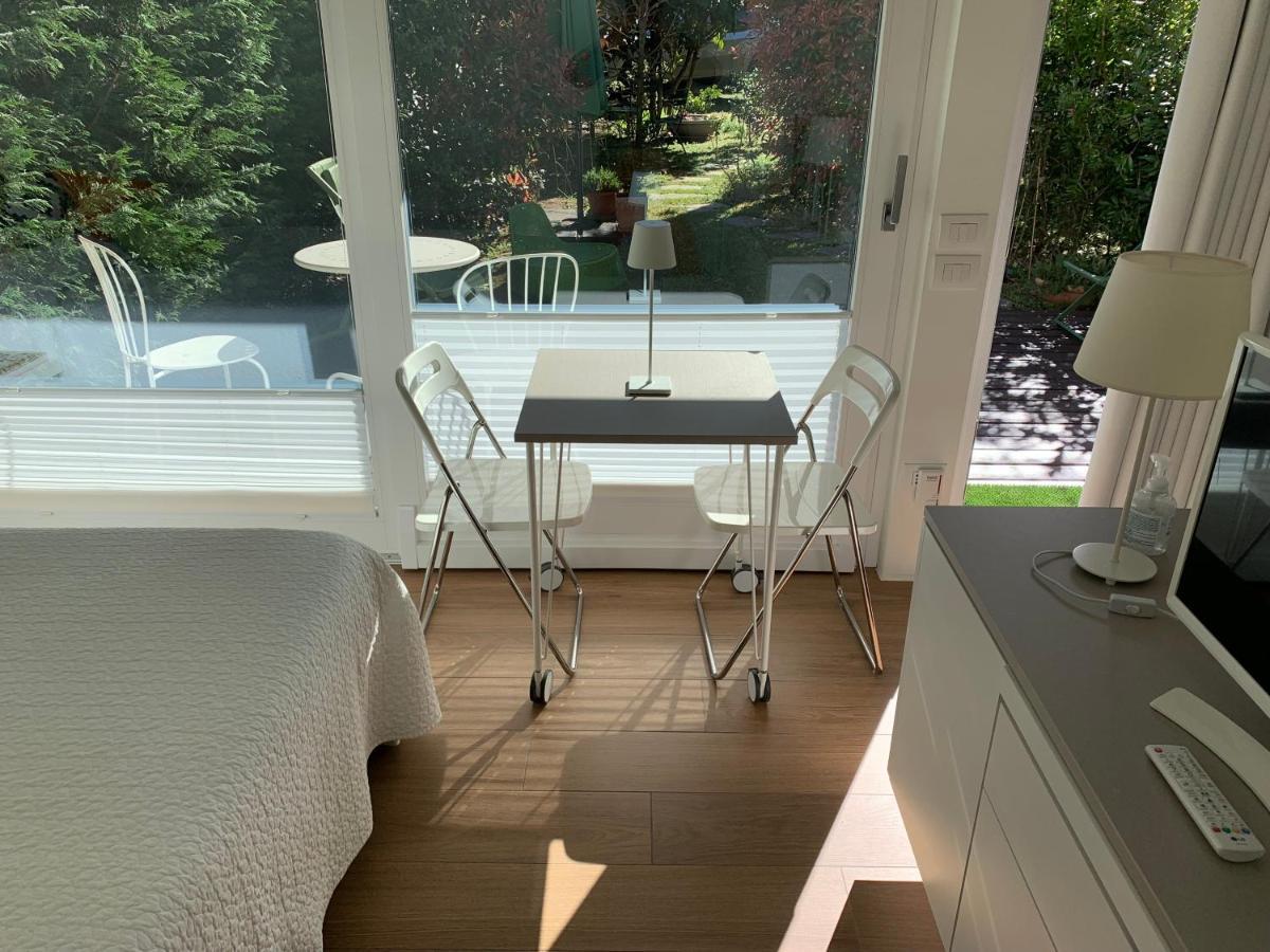 Casabella-Lago Maggiore Lesa Zewnętrze zdjęcie